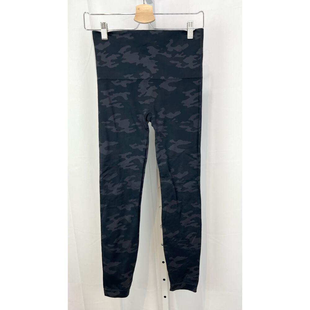 SPANX Size L Look At Me Now Leggings Stretch Pull On Camo Camouflage Gray Green